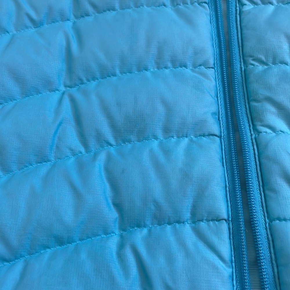 Ladies Patagonia goose light puffer jacket. Womens size Medium - Picture 8 of 8